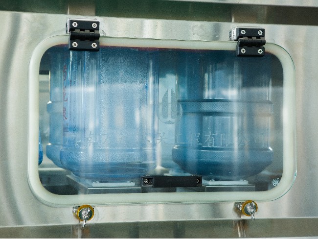 礦泉水生產線<i style='color:red'>礦泉水生產設備</i>價格